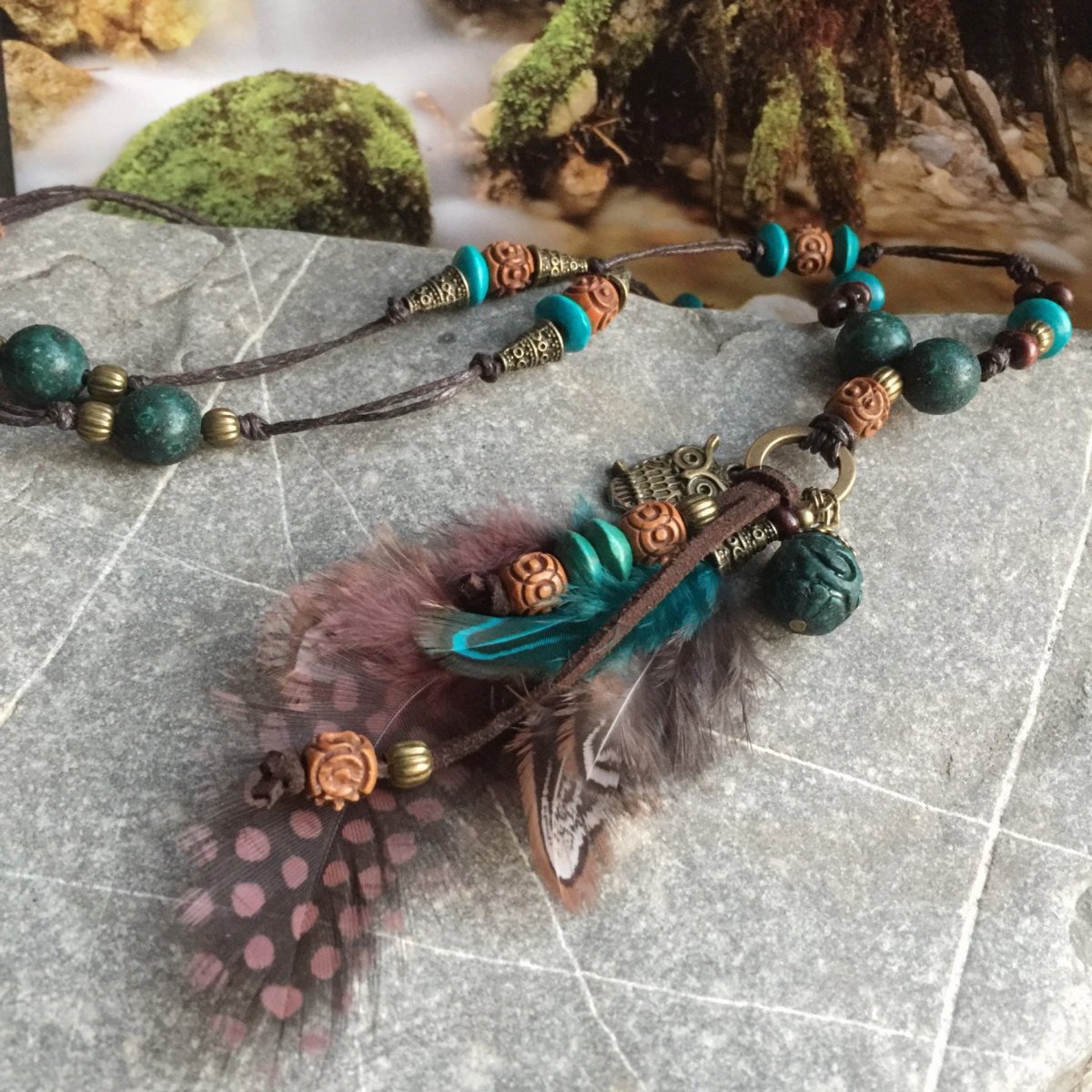 Boho korálky s hnědým pírkem