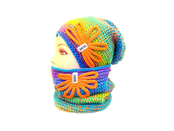 SOUPRAVA ČEPICE A NÁKRČNÍKU S APLIKACÍ