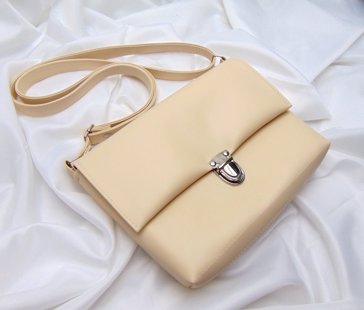 SANDY č. 1 -- světle béžová