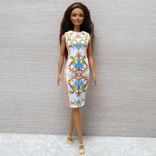 Šatičky s ornamenty pro Barbie