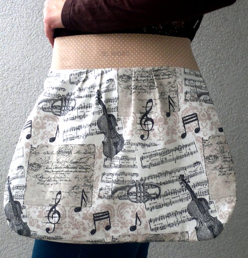 Hudební kabelka s dlouhým trákem