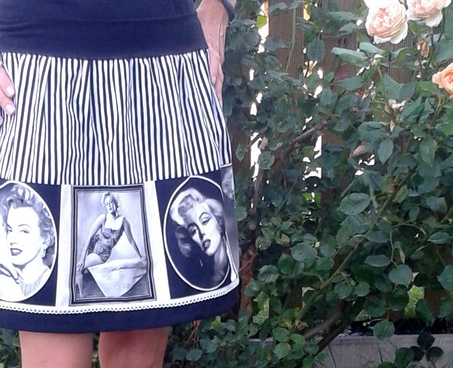 Sukně MARILYN MONROE s proužkem