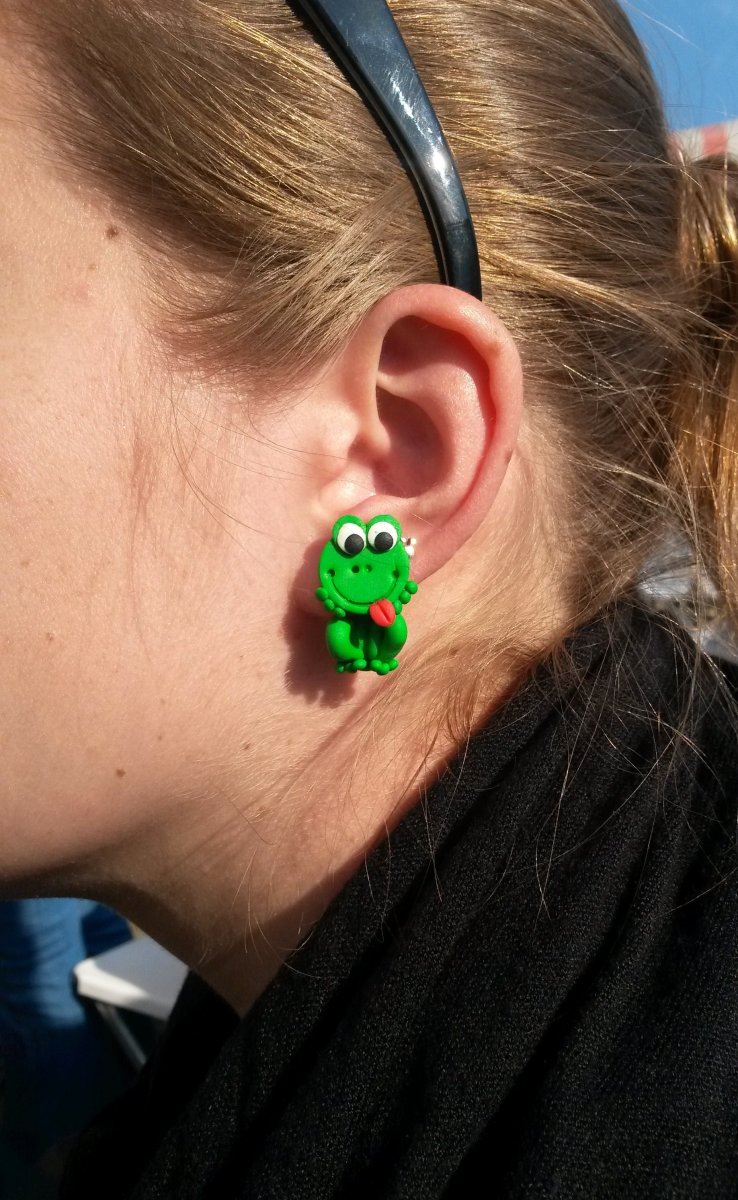 žabky skrz ouško 1ks