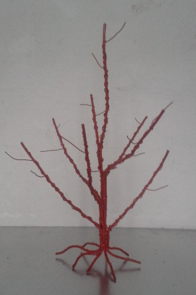 Věšák na šperky červený