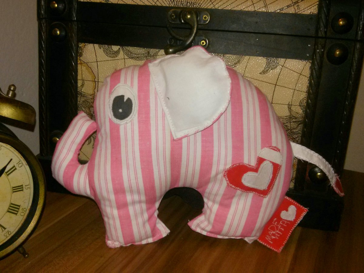 Slon růžový se srdíčkem