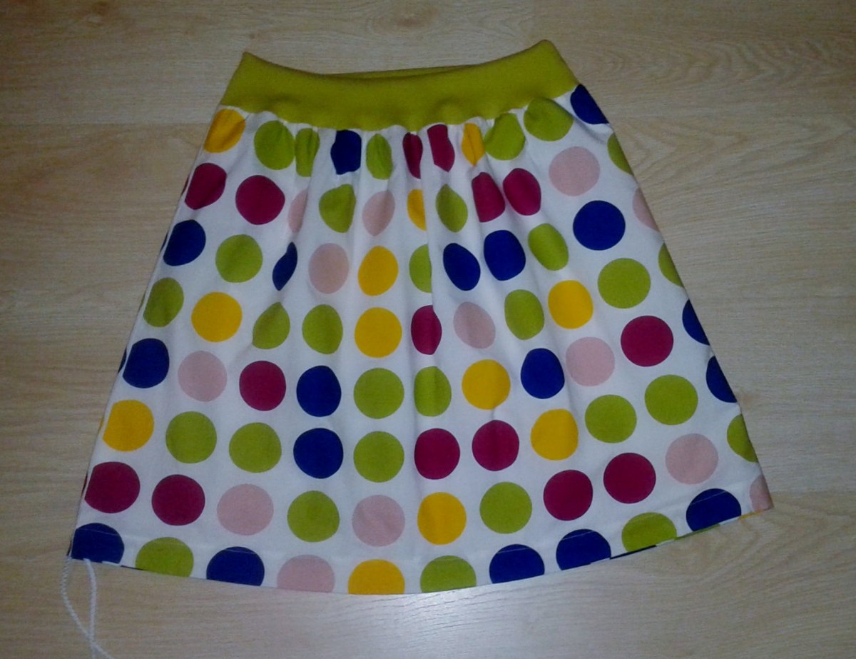 Veselá sukně PUNTÍKATÁ