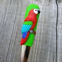 Lžička s papouškem ara
