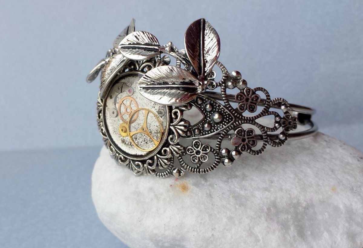 Steampunkový zdobený náramek