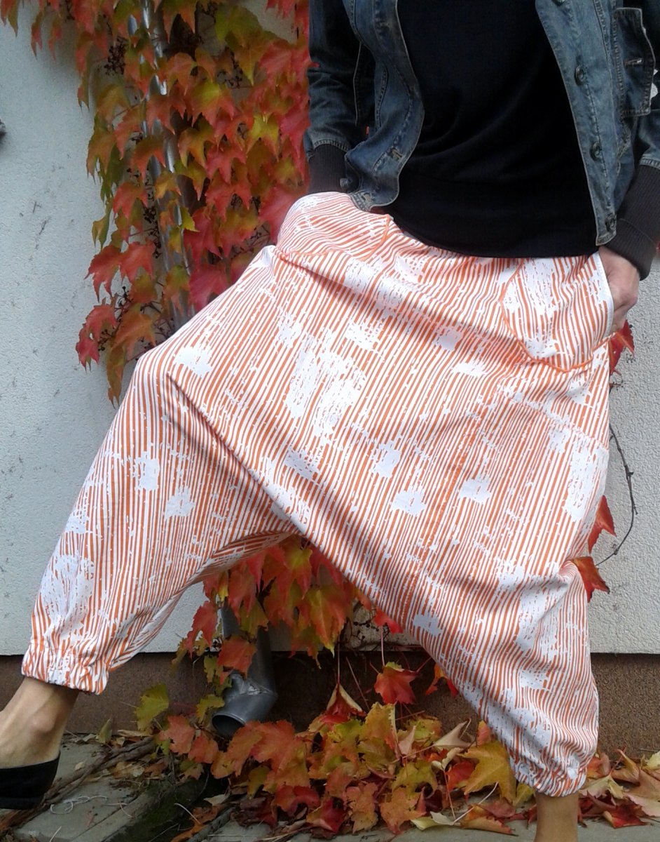 Harémové kalhoty oranžovobílé s kapsama