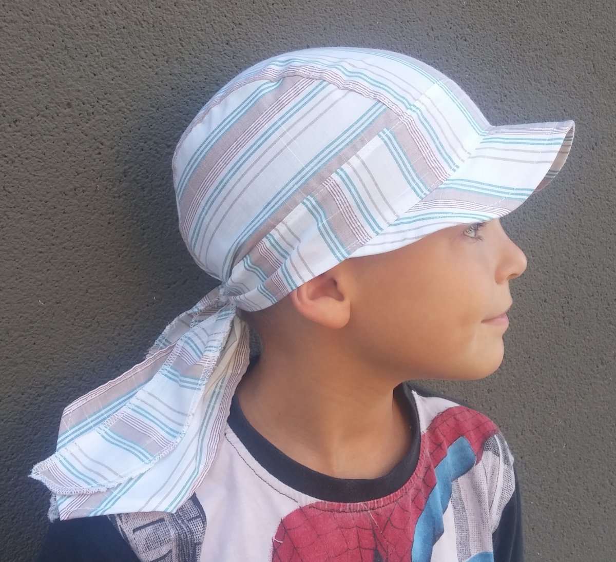 letní dětská pirátka s kšiltem hnědé proužky