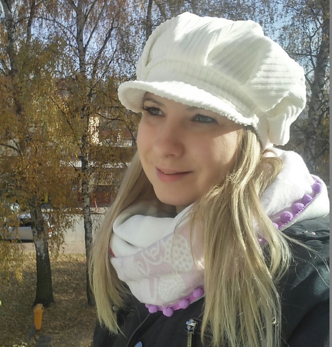 ČEPICE BEKOVKA,KŠILTOVKA menžestrová slonová kost