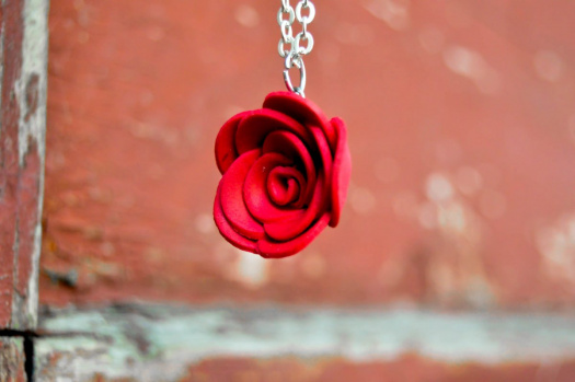 Růžička na krk (Červená) - náhrdelník
