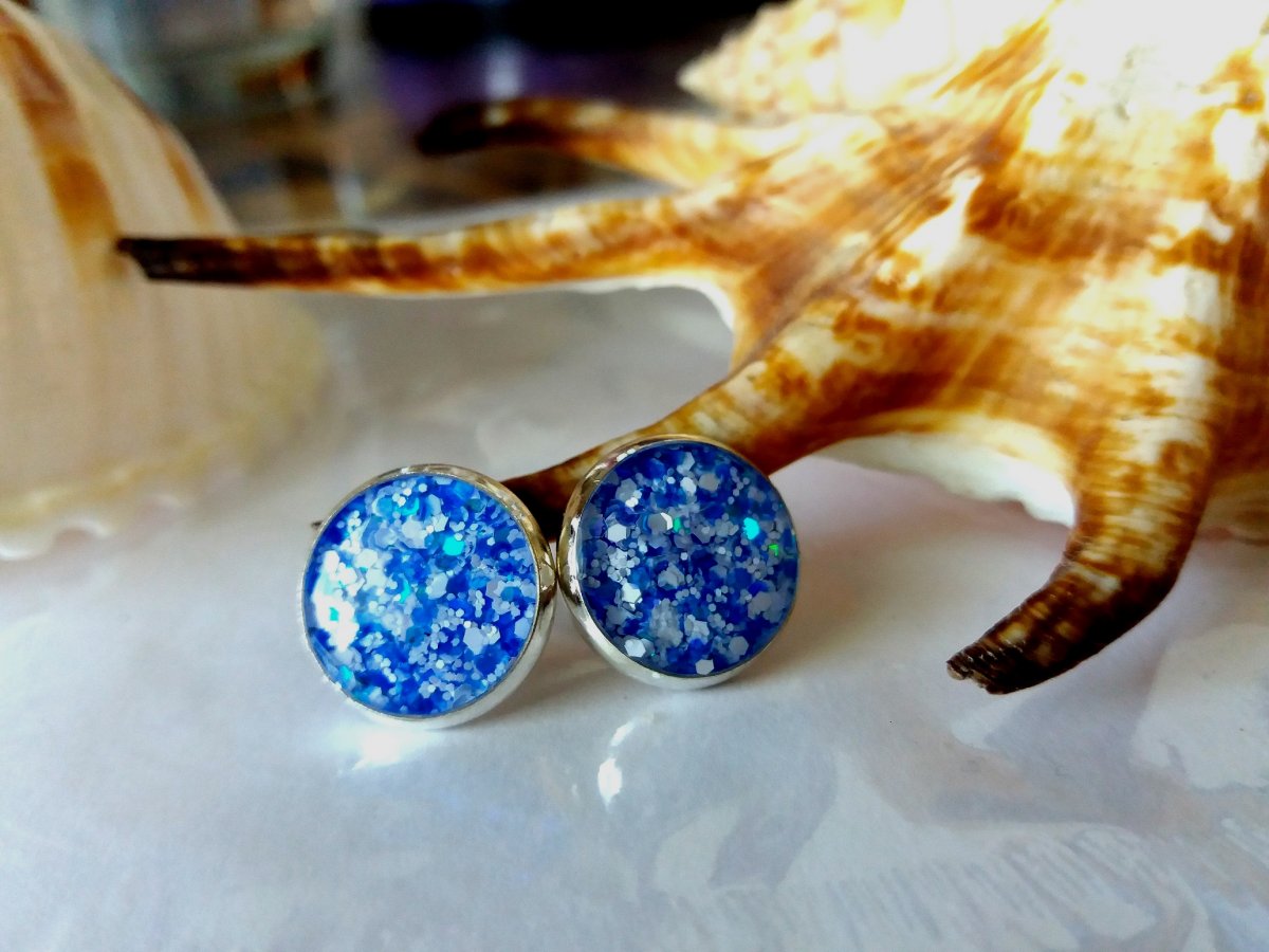 Pecky- Blue and White