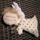 Anděl letící - béžový s hvězdičkami