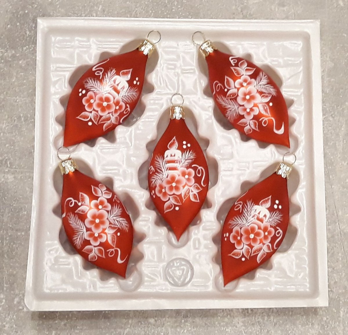 Vánoční ozdoby, baňky, kouličky, olivka