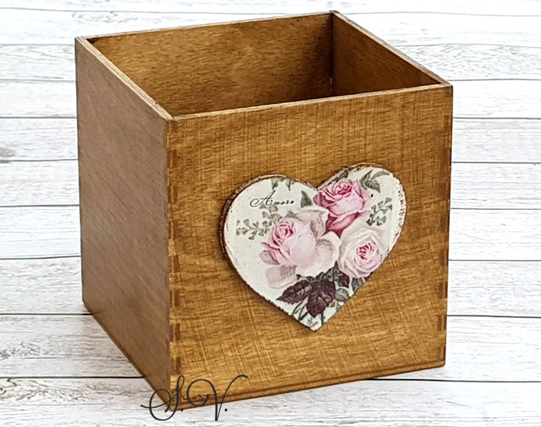 stojánek nejen na tužky a pastelky