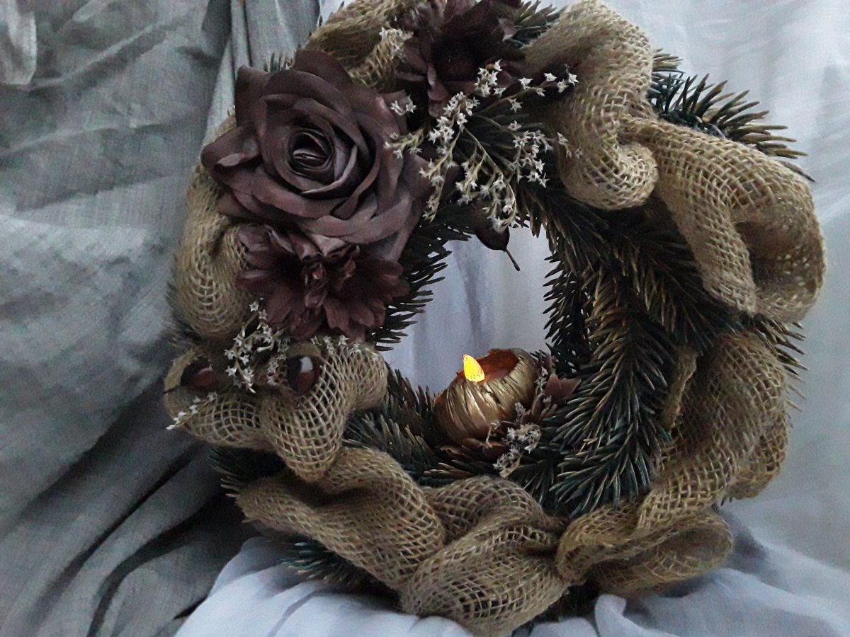 Věnec závěsný "Elegantní se skořápkou"