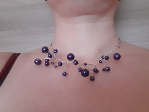 Náhrdelník z fialových perliček