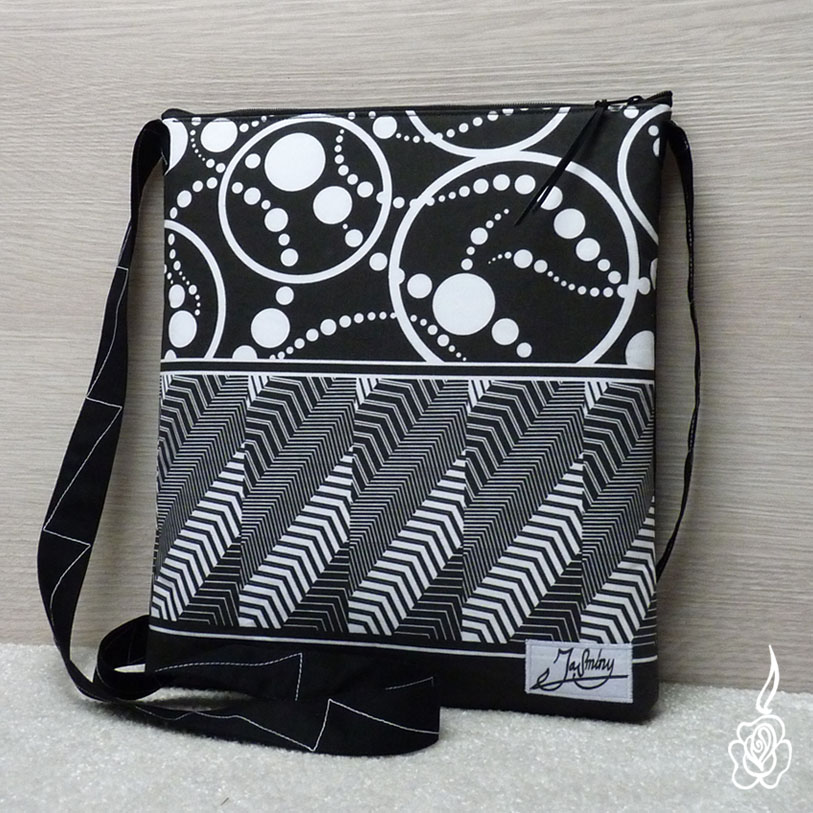 Černobílá taška Stela