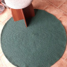 Ručně háčkovaný koberec z recyklované příze lahvově zelený průměr cca 105 cm