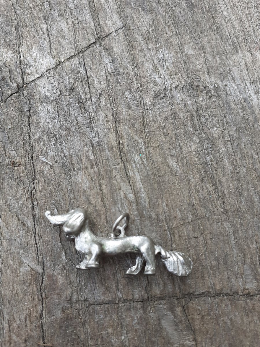 přívěsek jezevčík