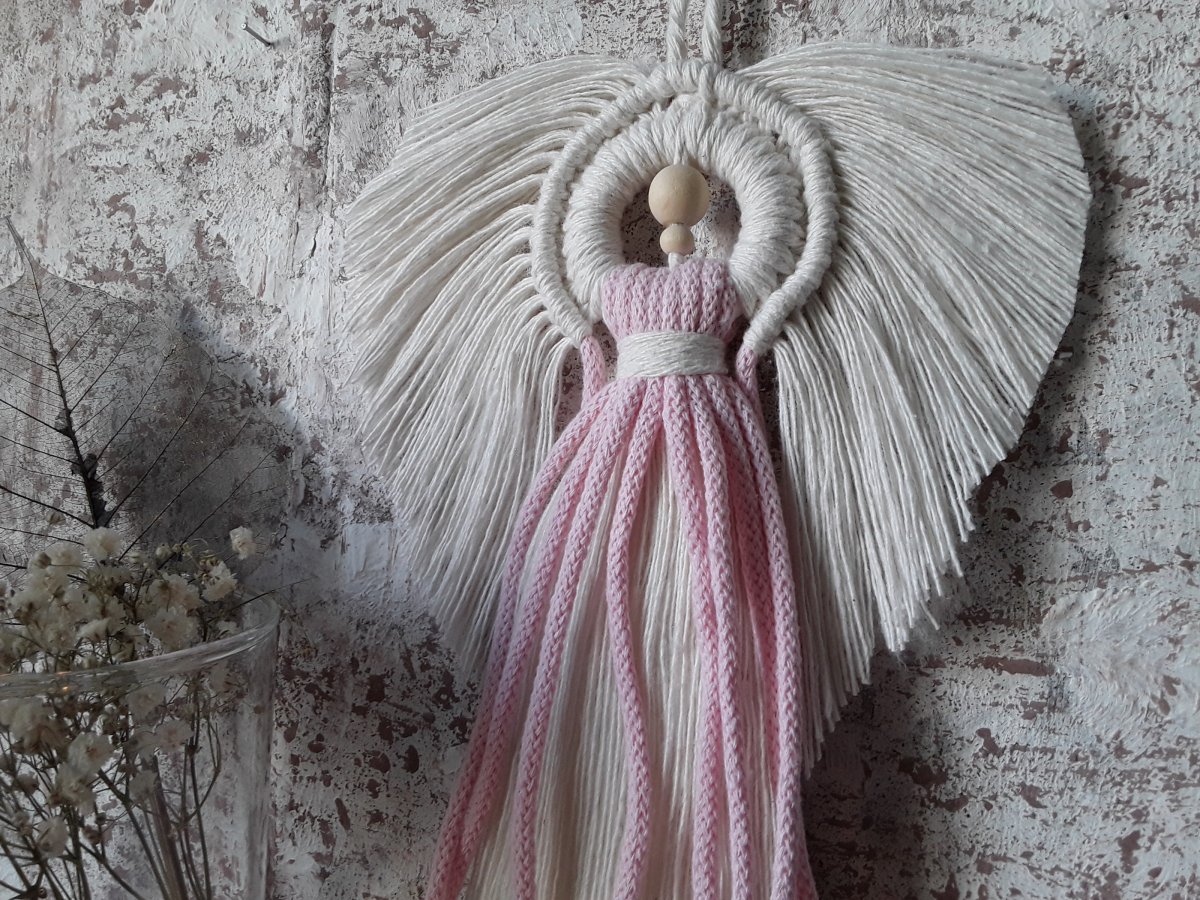 Macramé andělka se sukýnkou