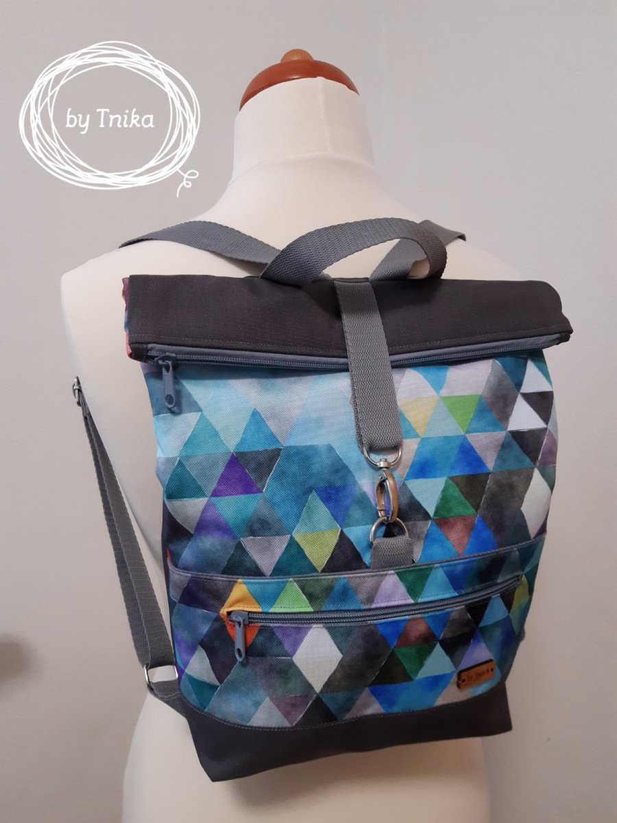 Batoh střední - triangl I. - FLIP