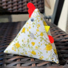 Slepičky bílé se žlutými a šedými růžičkami