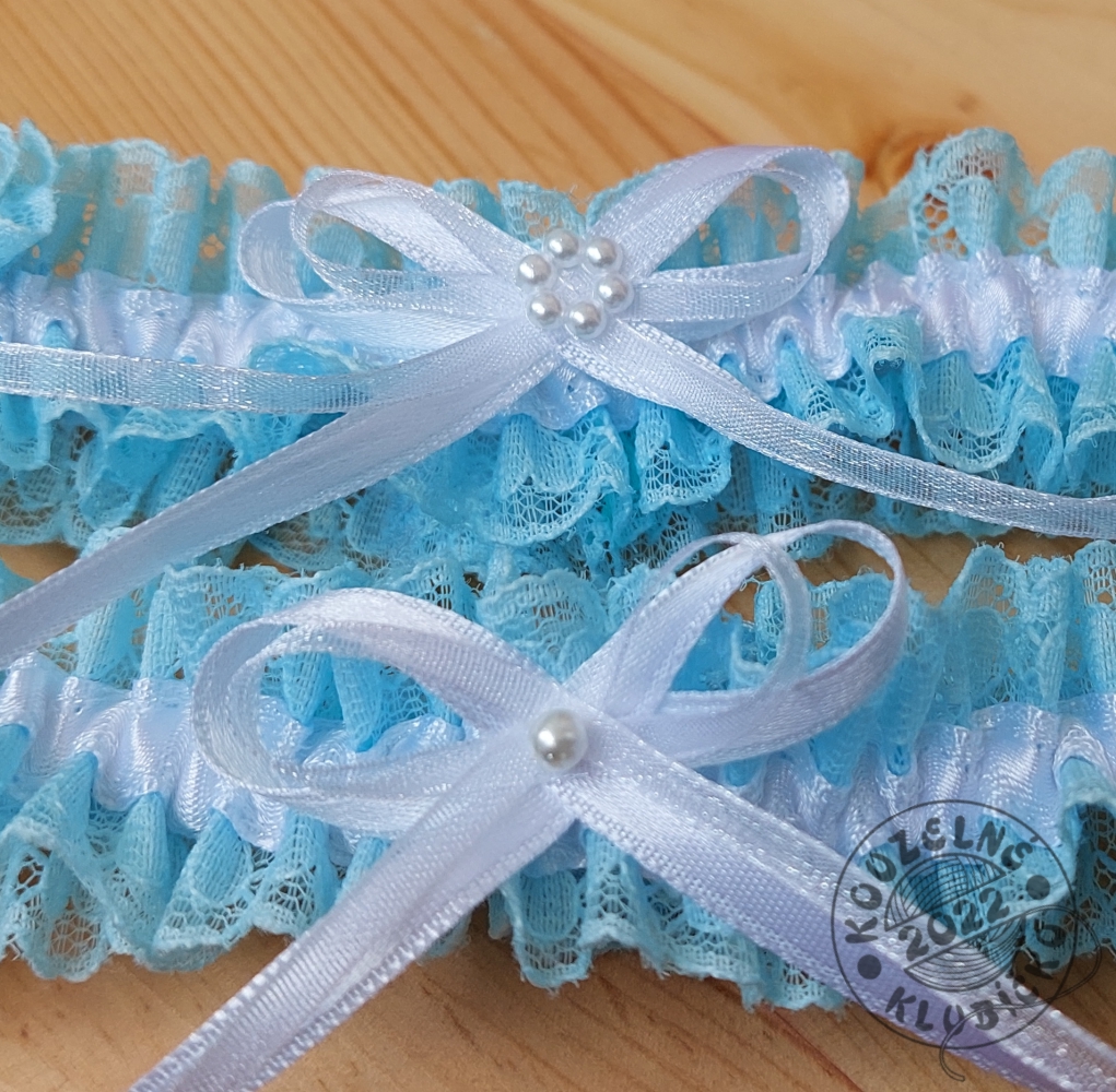 Krajkový podvazek 30 mm pomněnkový s věnečkem