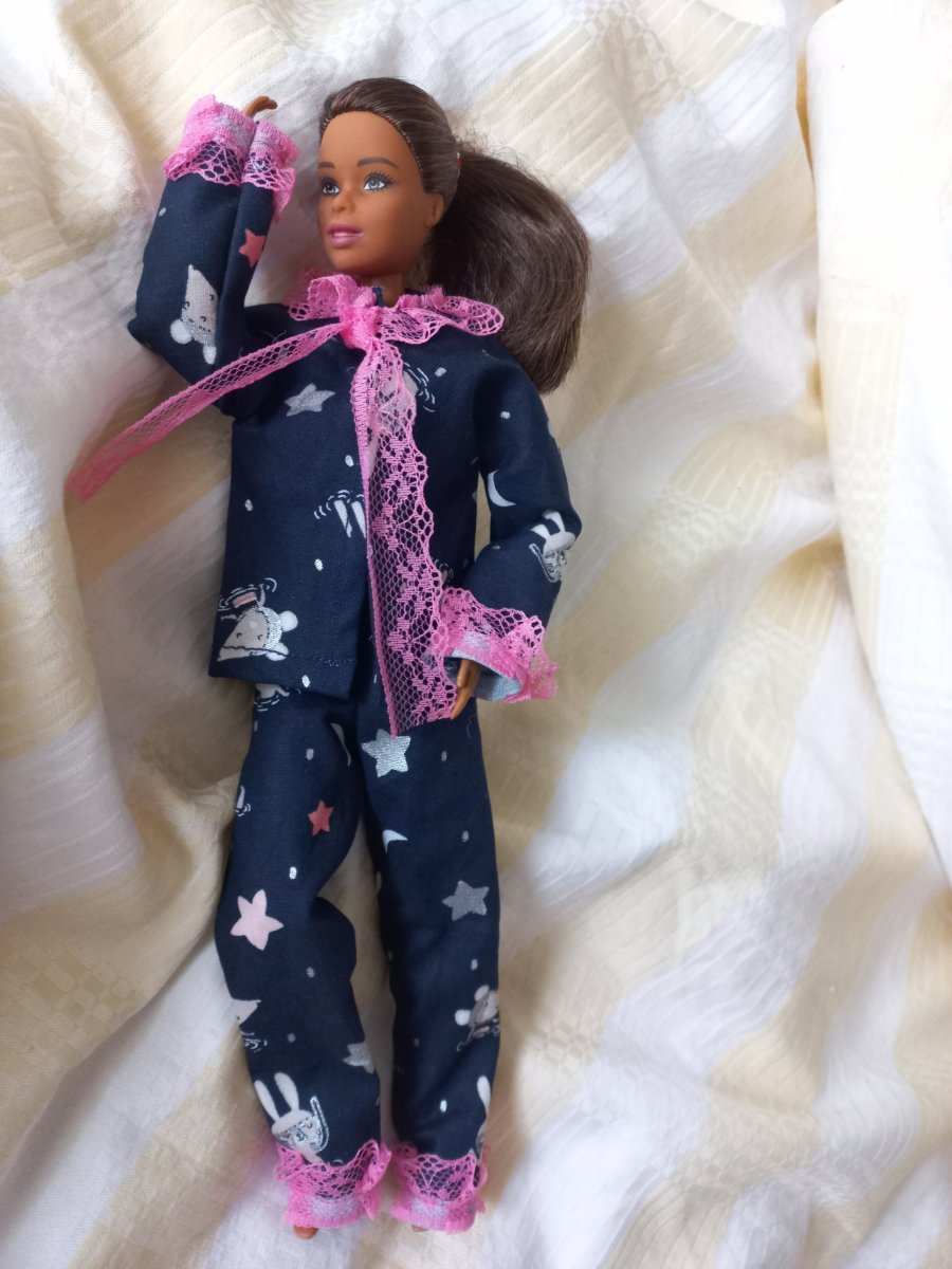 pyžámko pro Barbie v různých barvách