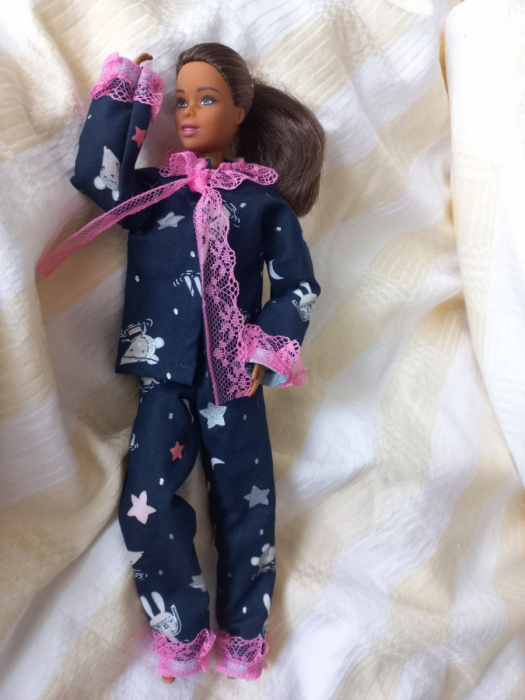 pyžámko pro Barbie v různých barvách