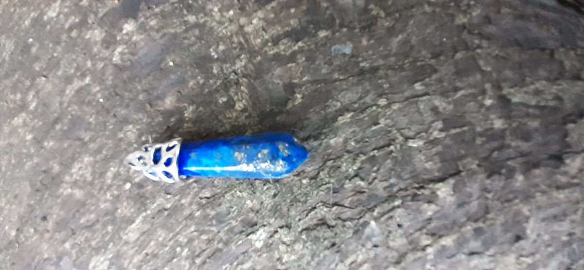 přívěsek lapis lazuli 33-40x8-10 mm