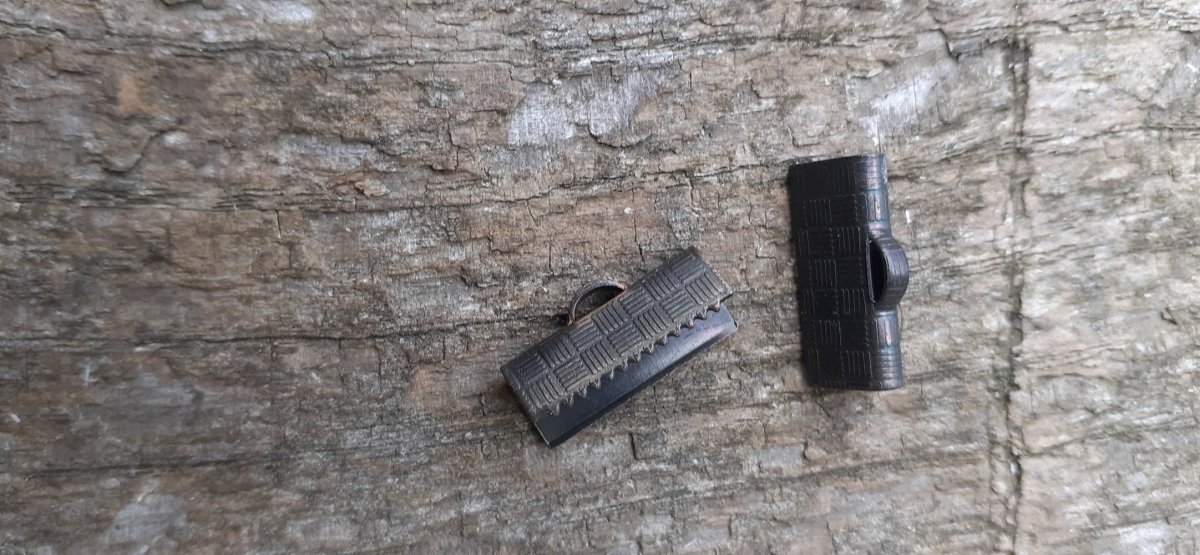 koncovka na stuhy 15 x 6 x 2 mm, pokovení antracit