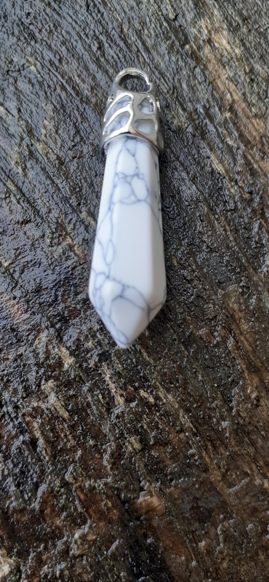 přívěsek howlit 33-40x8-10 mm