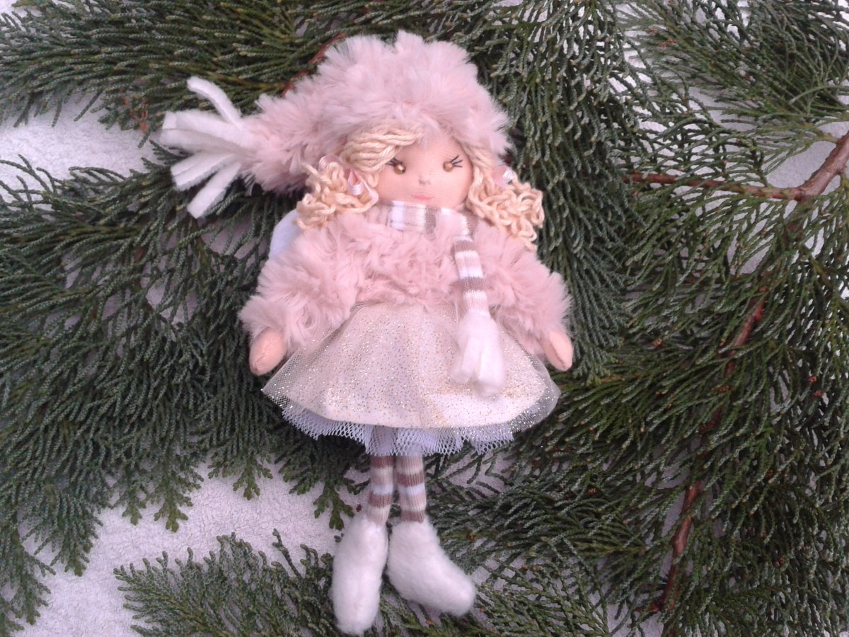 Malá zimní andělka