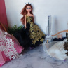 šatičky s krajkovou aplikací pro panenku Barbie