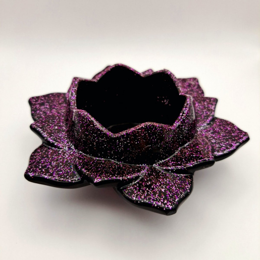 Svícen Leknín Černý a purpurové třpytky 