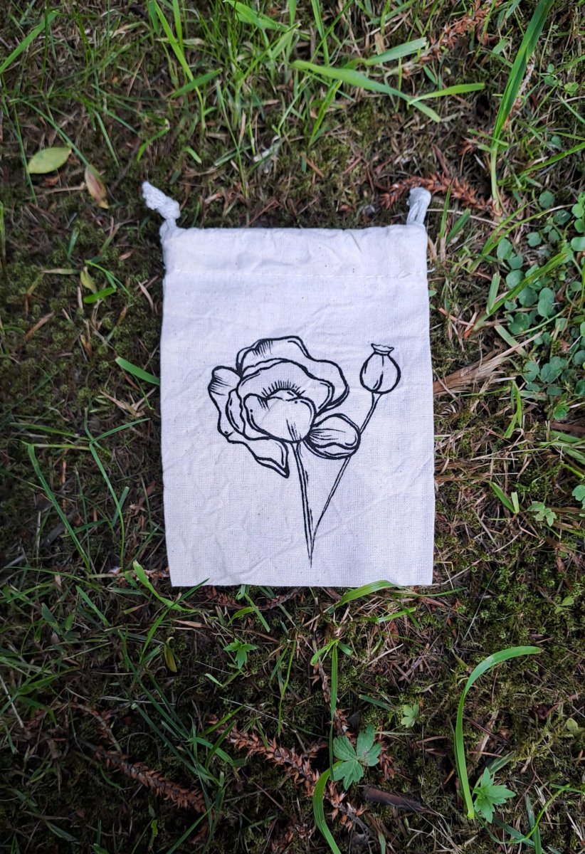Ručně malovaný pytlík s máky