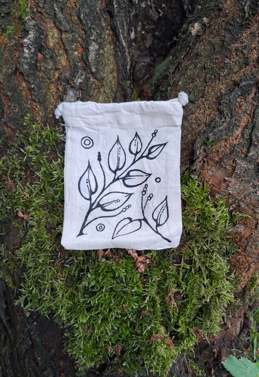 Ručně malovaný pytlík s lístky