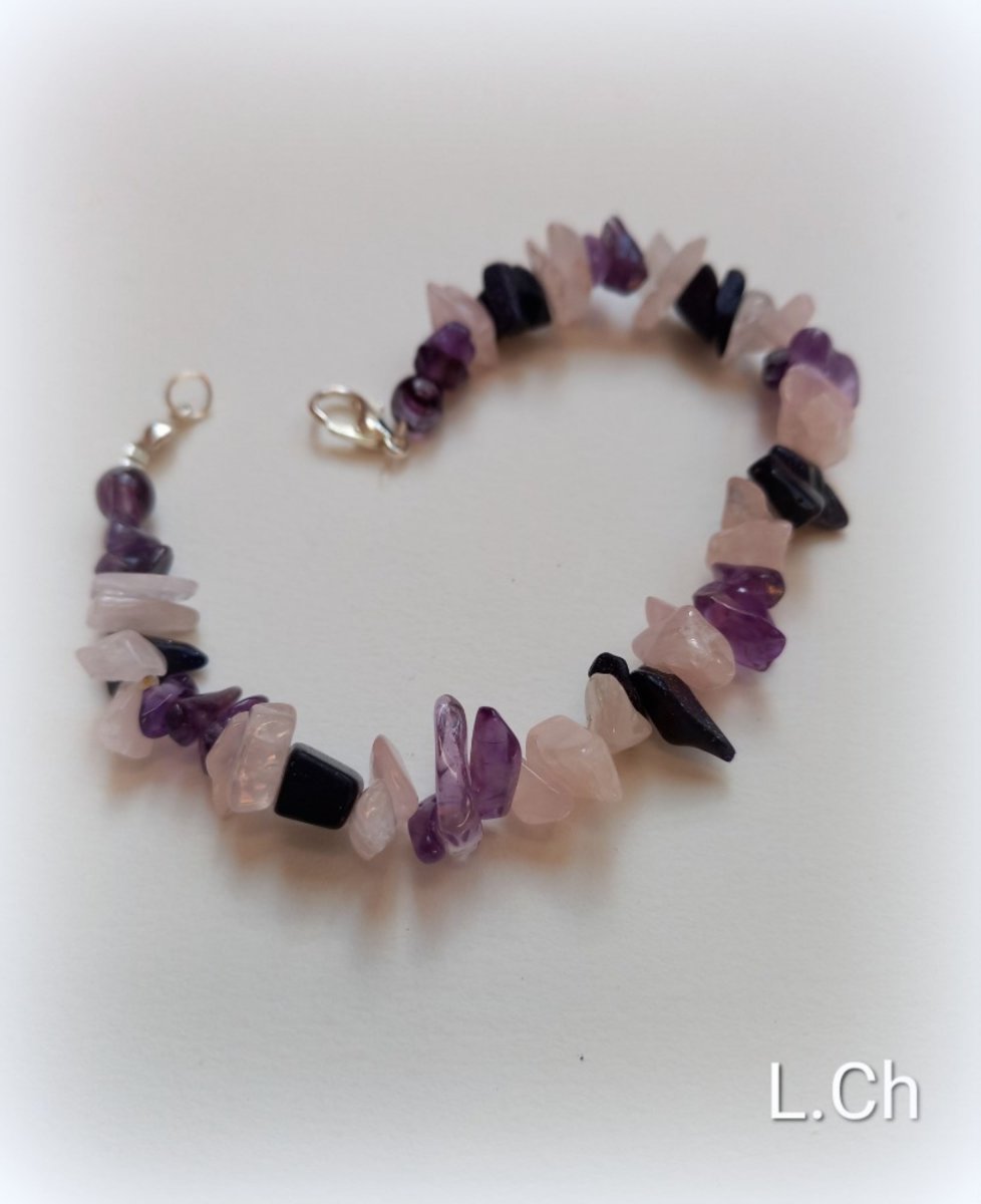 Náramek s modrým písečným kamenem