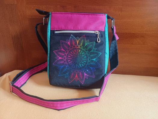 Malá crossbody z kočárkoviny - mandala