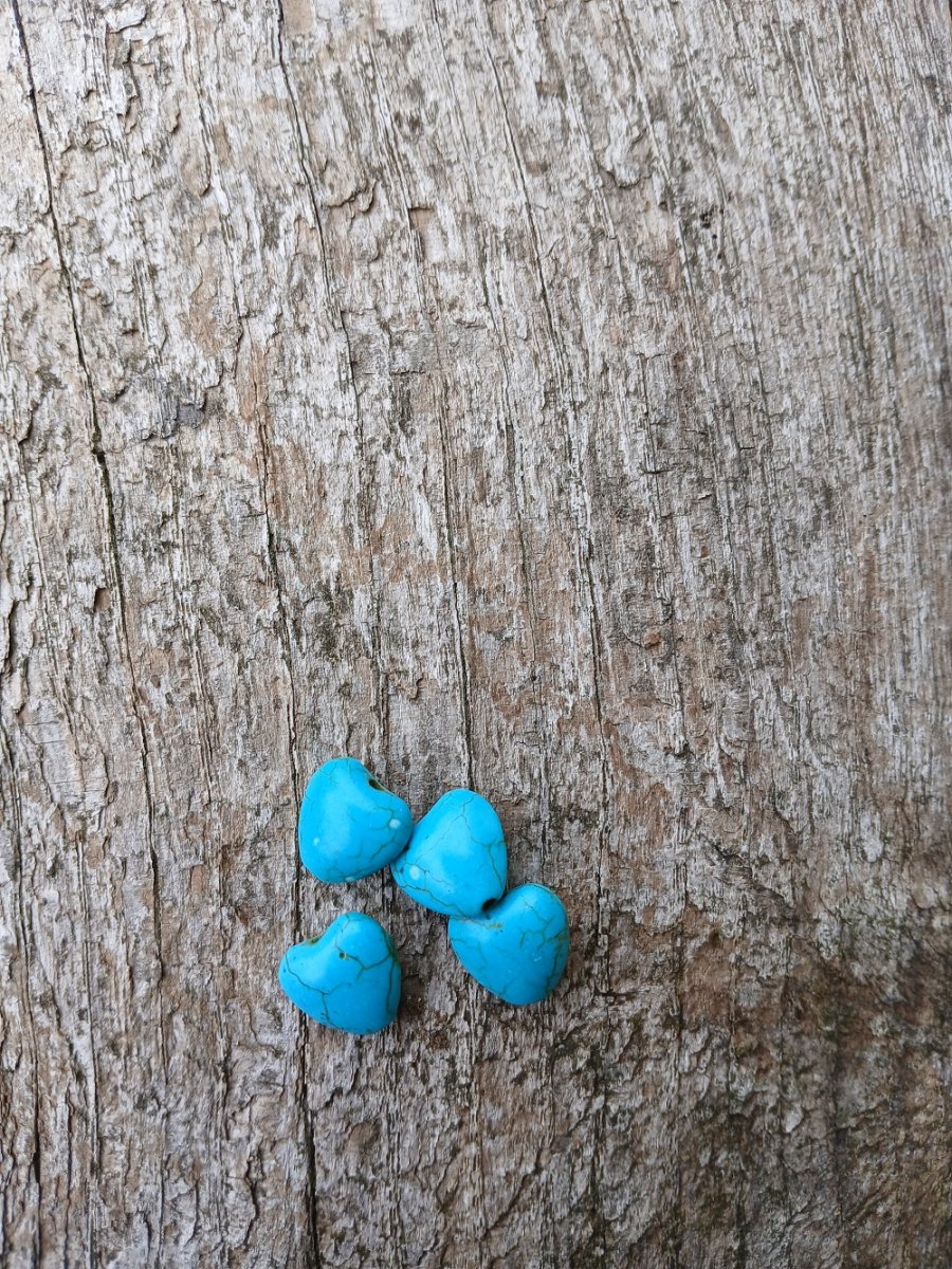 korálek z tyrkenitu ve tvaru srdce