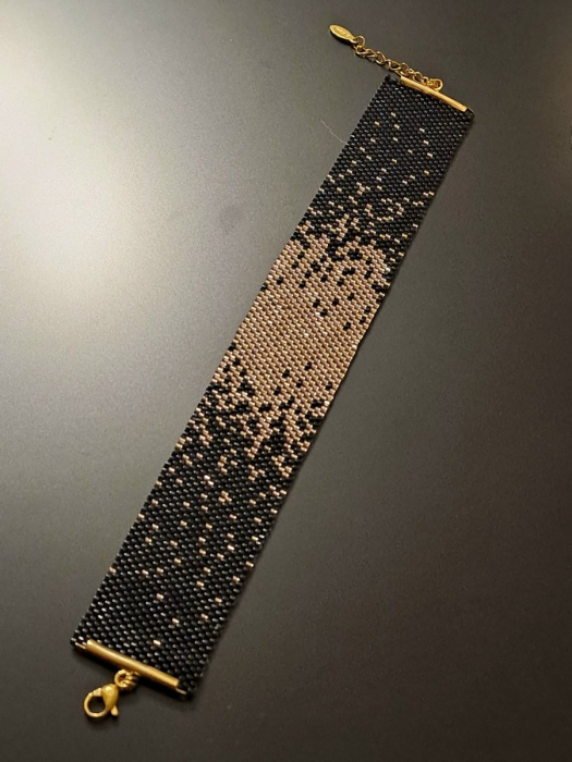 Elegantní náramek 