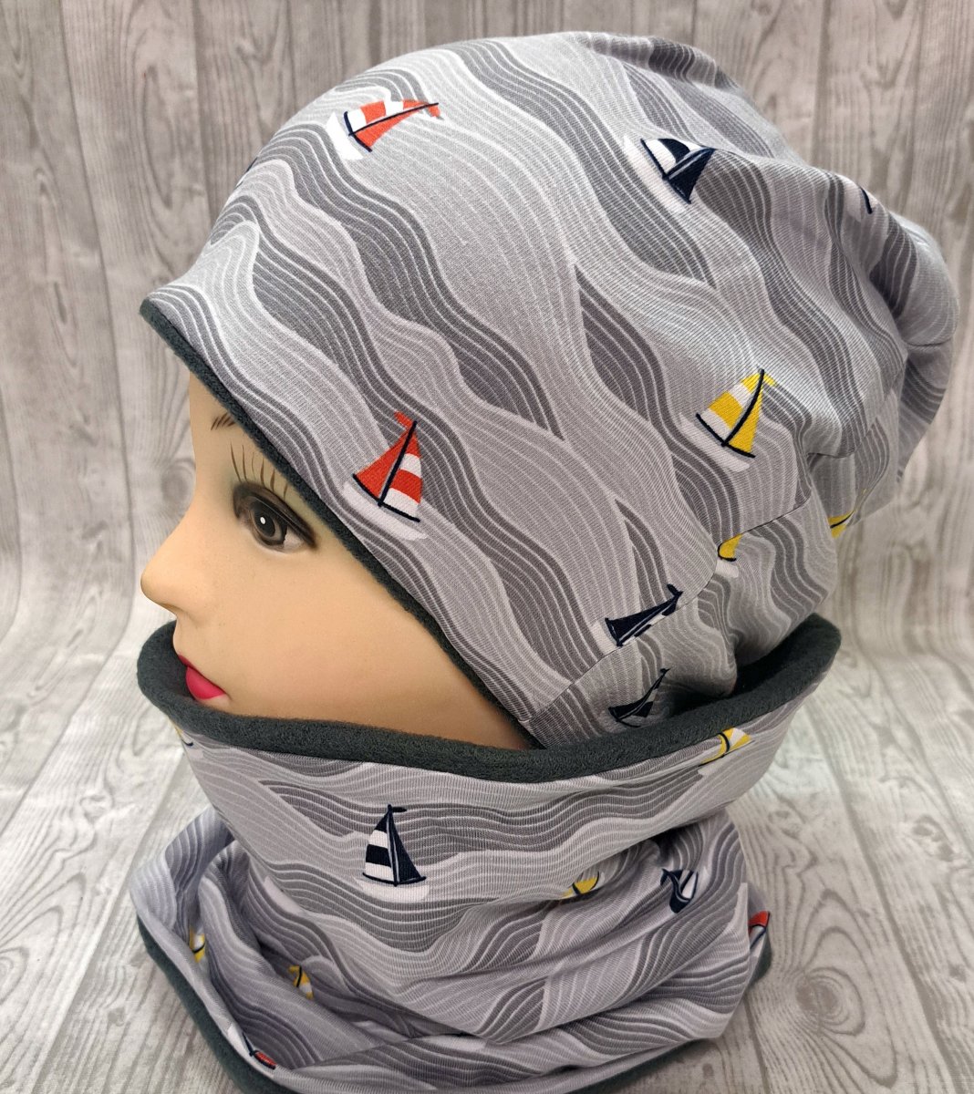 Čepice a nákrčník - plachetnice s šedou 