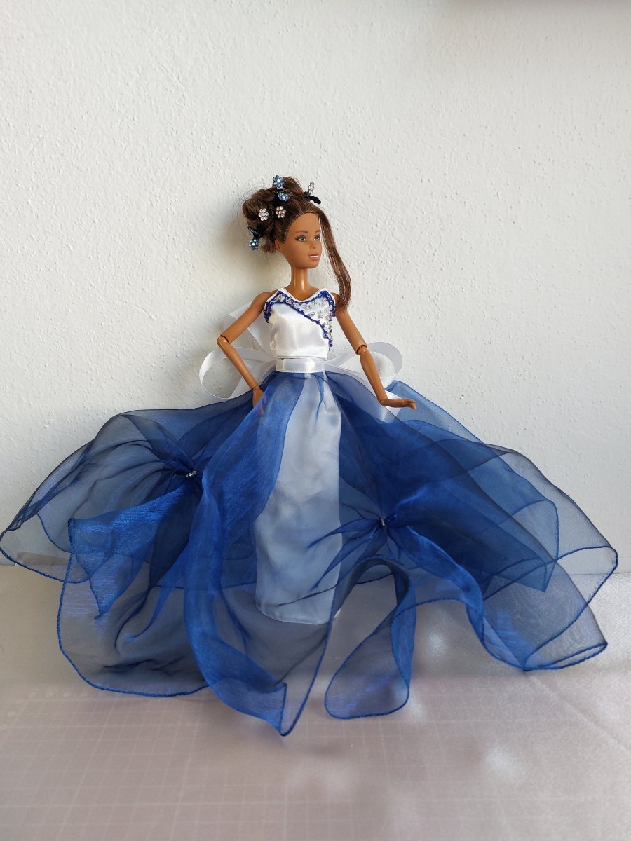 dvoudílné šaty pro barbie