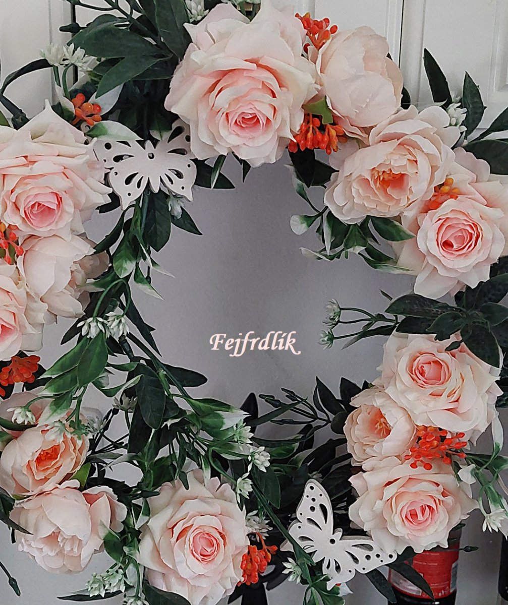 zahrada plná růží- věnec