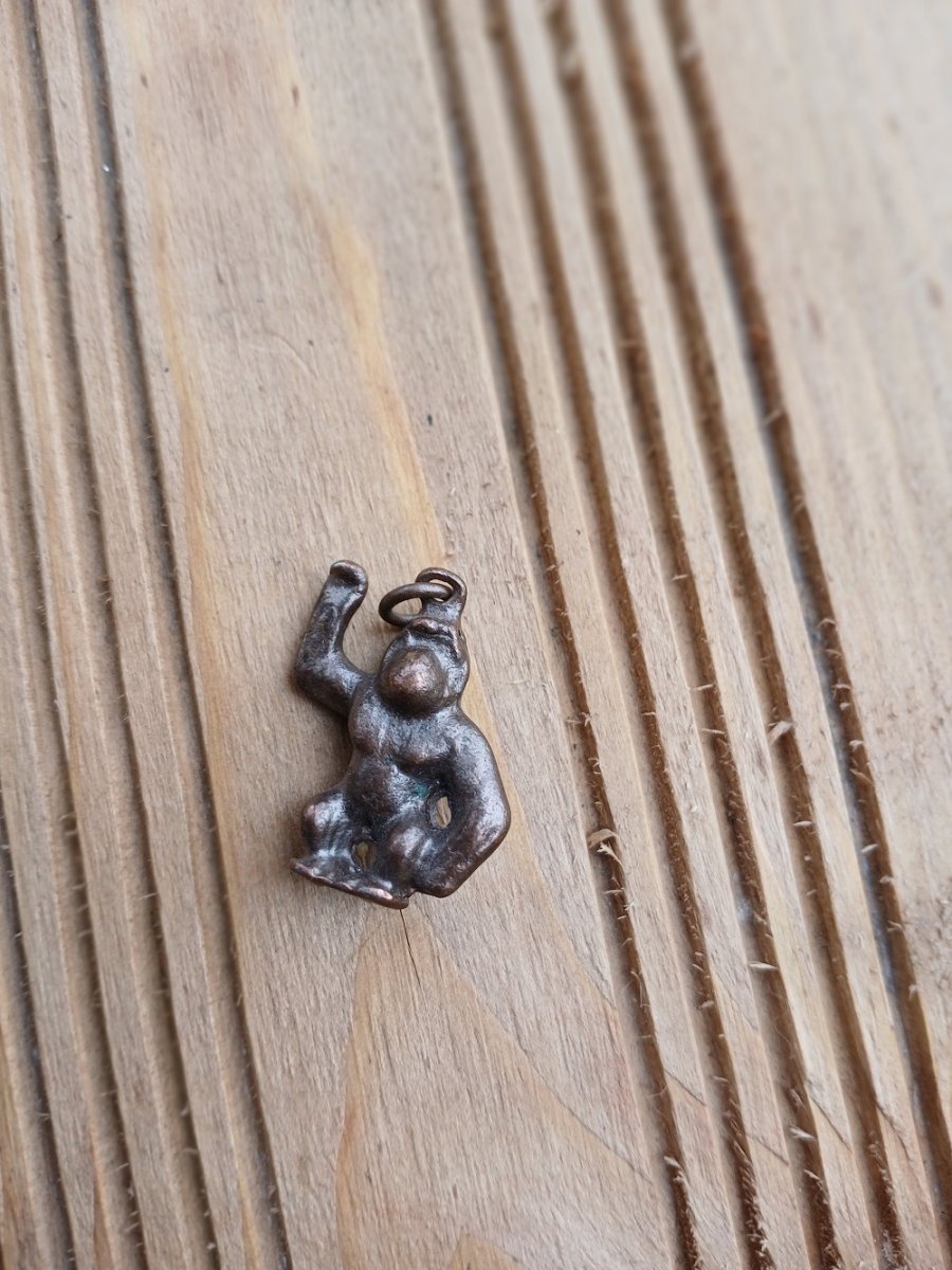 kovový přívěsek gorila - staroměď