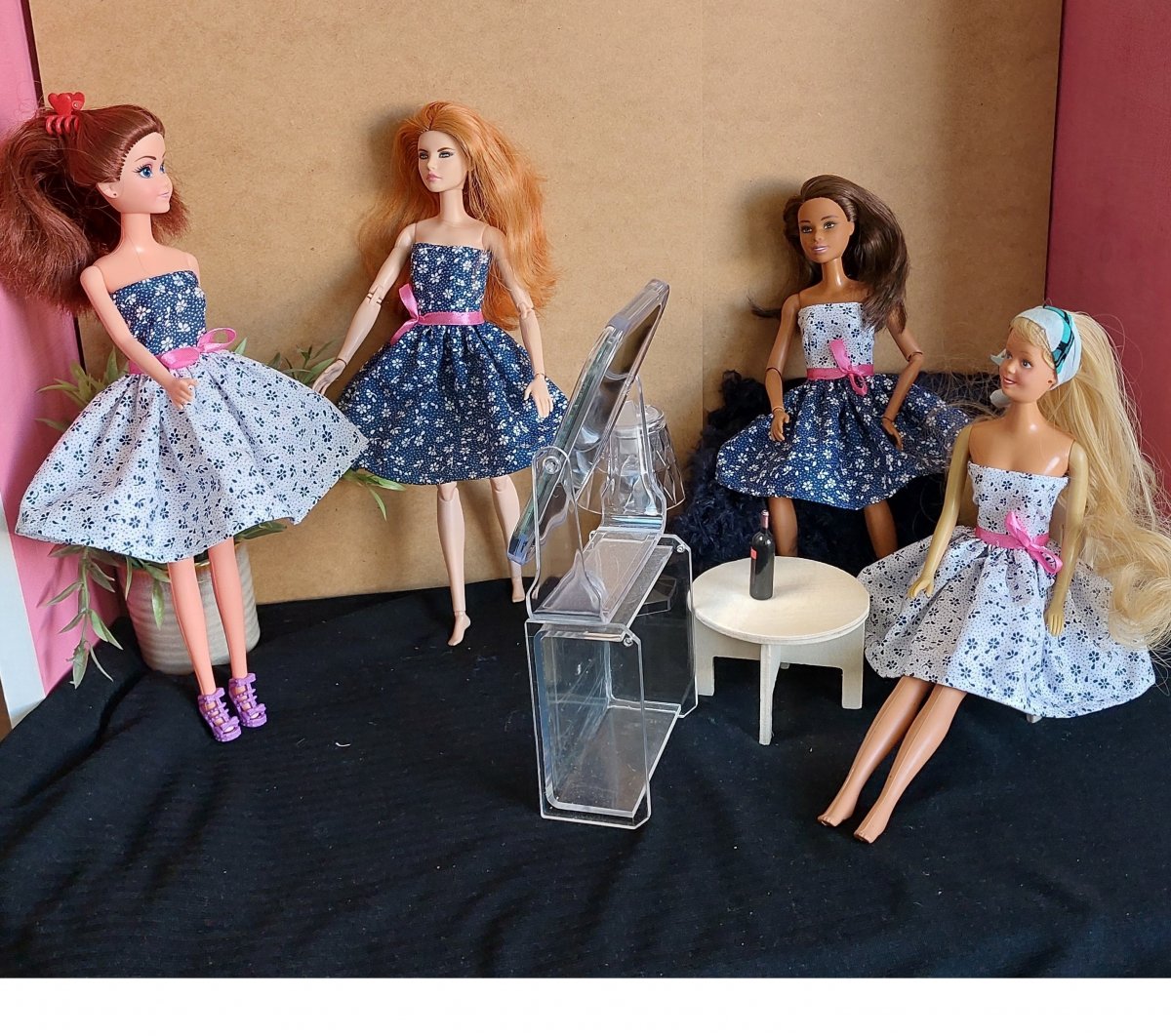 modro-bílé letní šatičky v různých variantách