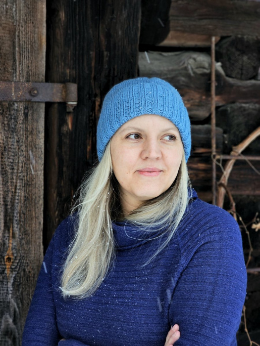 Čepice šedomodrá 