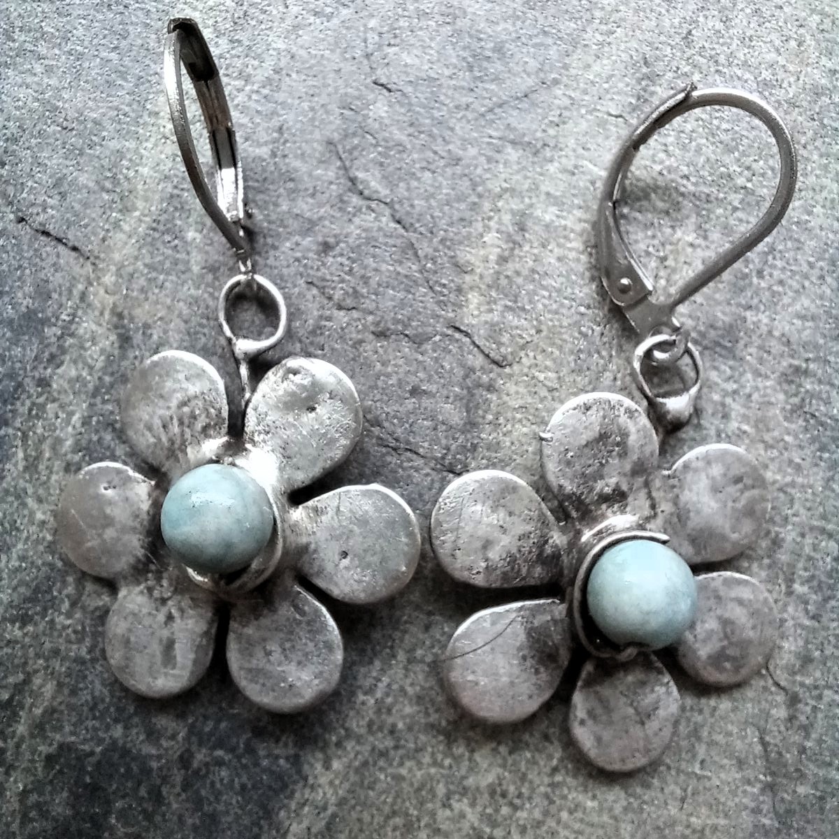 Náušnice kytička larimar